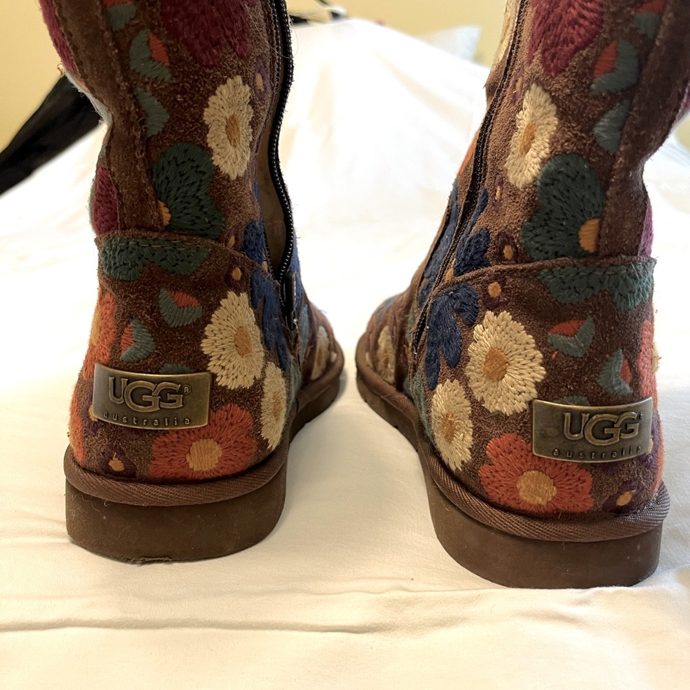 Ladies Suede/leather embroidered Ugg Boots